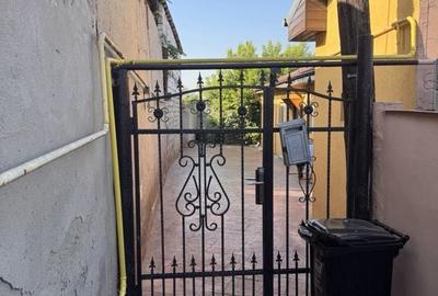 Casă cu 4 camere în Exterior Vest