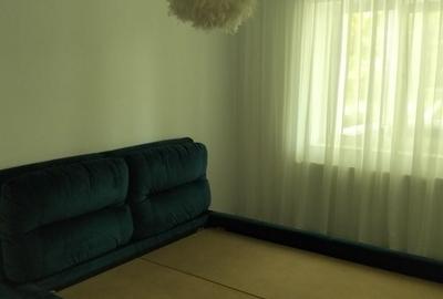 Apartament cu 3 camere semidecomandat în Nicolae Titulescu