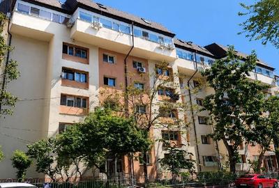 Apartament cu 3 camere semidecomandat în Vitan