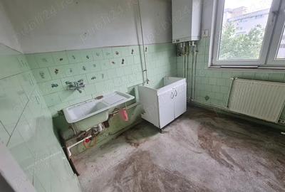 Apartament cu 3 camere semidecomandat în Independenței - 3