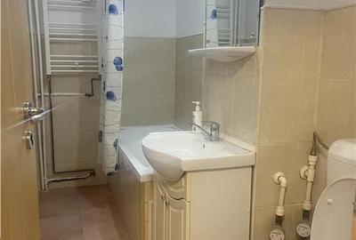 Garsonieră decomandată, mobilată în Tei - 8