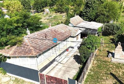 Casă cu 3 camere cu Teren 1487 Mp în Costuleni