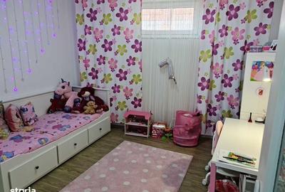 Casă cu 4 camere în Semicentral