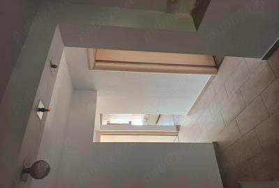 Apartament cu 3 camere decomandat în Exterior Vest