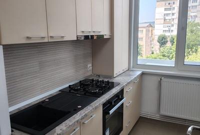 Apartament cu 2 camere semidecomandat în Micro 4 - 4