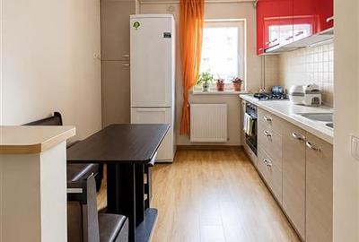 Apartament cu 2 camere decomandat în Tractorul