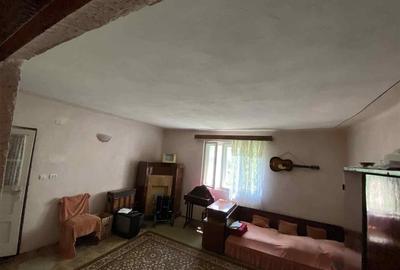 Casă individuală cu 3 camere cu Canalizare în Central - 7