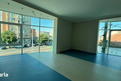 Spațiu comercial, de 70 mp, în Miorița - 4