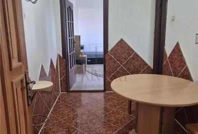 Garsonieră decomandată în Soarelui
