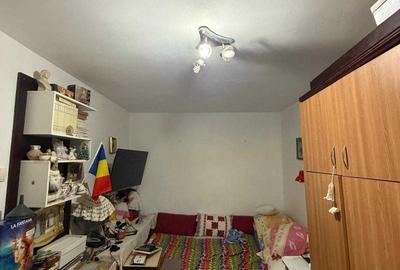 Apartament cu 2 camere decomandat în Exterior Vest