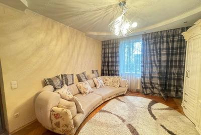 Apartament cu 2 camere decomandat în 1 Mai