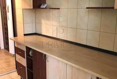 Apartament cu 3 camere decomandat în Baba-Dochia