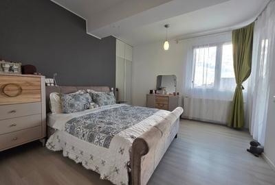 Apartament cu 3 camere decomandat în Politehnica
