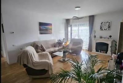 Apartament cu 3 camere decomandat în Domenii