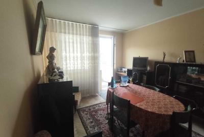 Apartament cu 2 camere semidecomandat, mobilat în Central