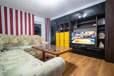 Apartament cu 4 camere decomandat, mobilat în Soarelui