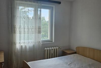 Apartament cu 3 camere decomandat în Berceni - 2