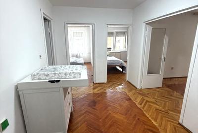 Apartament cu 3 camere decomandat, mobilat în Est