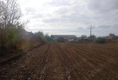Teren de 900 mp, în Corbu
