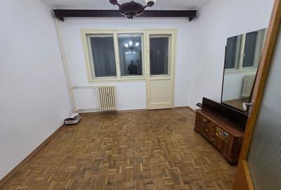 Apartament cu 4 camere semidecomandat în Berceni - 2