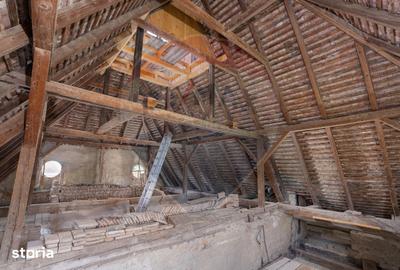 Casă cu 7 camere cu Teren 1600 Mp în Bruiu - 16