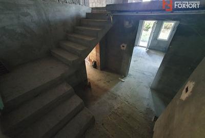 Casă individuală cu 5 camere cu Canalizare în Jebel - 15