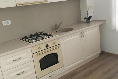 Apartament cu 3 camere decomandat în Central - 1