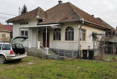 Casă cu 3 camere în Central