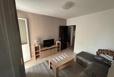Apartament cu 2 camere decomandat în Aleea Carpați