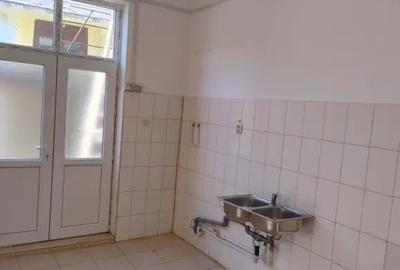 Spațiu comercial, de 40 mp, în Exterior Vest - 1