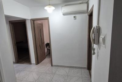 Apartament cu 2 camere decomandat în Casa de Cultură - 3
