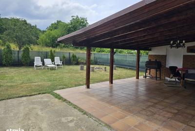 Casă cu 4 camere în Curtea de Argeș