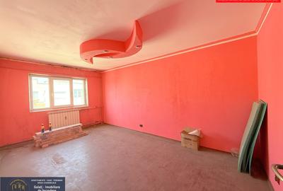 Apartament cu 3 camere decomandat în Micro 17