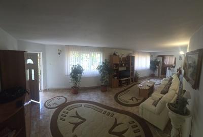 Casă cu 4 camere în Central - 5