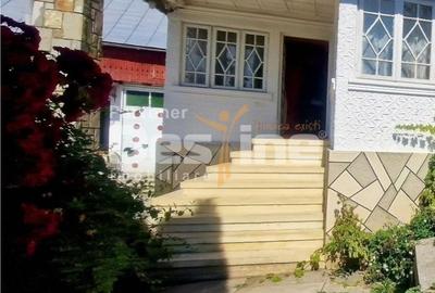 Casă cu 4 camere în Secăria