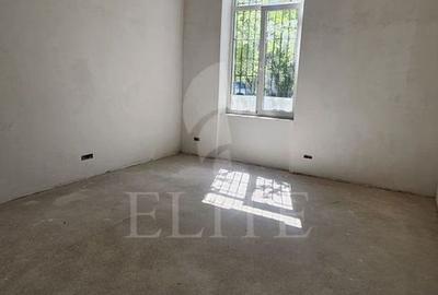 Apartament cu 4 camere în Central - 4