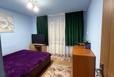 Apartament cu 2 camere decomandat în Tractorul