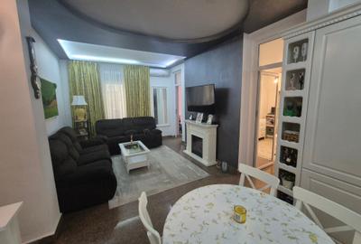 Apartament cu 4 camere semidecomandat în Cișmigiu