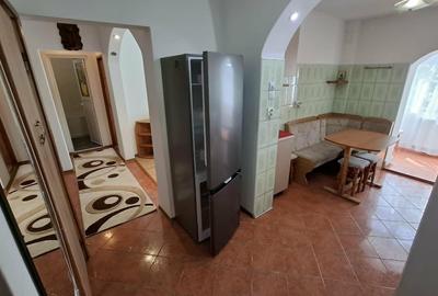 Apartament cu 3 camere decomandat în Metalurgie - 2