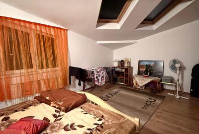 Apartament cu 3 camere semidecomandat în Plopilor - 2