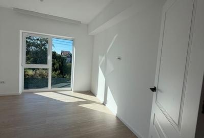 Casă cu 4 camere semidecomandat în Central
