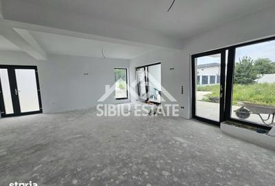 Casă cu 4 camere cu Teren 500 Mp în Central
