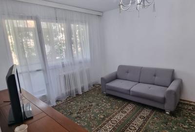 Apartament cu 3 camere decomandat, mobilat în Podu Roș