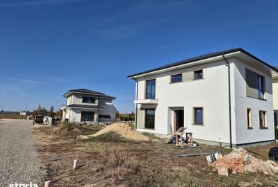 Casă cu 4 camere cu Teren 535 Mp în Tărtășești