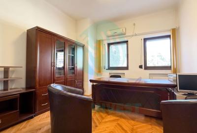 Apartament cu 5 camere semidecomandat în P-ța Rosetti