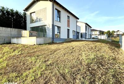 Casă cu 3 camere cu Teren 450 Mp în Central