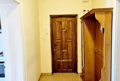 Apartament cu 3 camere decomandat în Burdea - 2