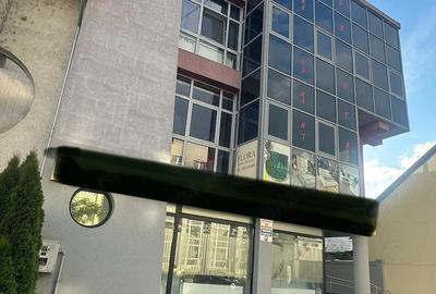 Casă cu Teren 454 Mp în Central - 1