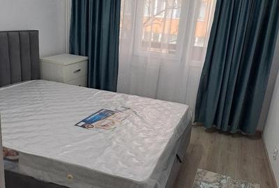 Apartament cu 3 camere semidecomandat în Rahova - 3