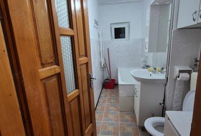Apartament cu 2 camere nedecomandat în Central